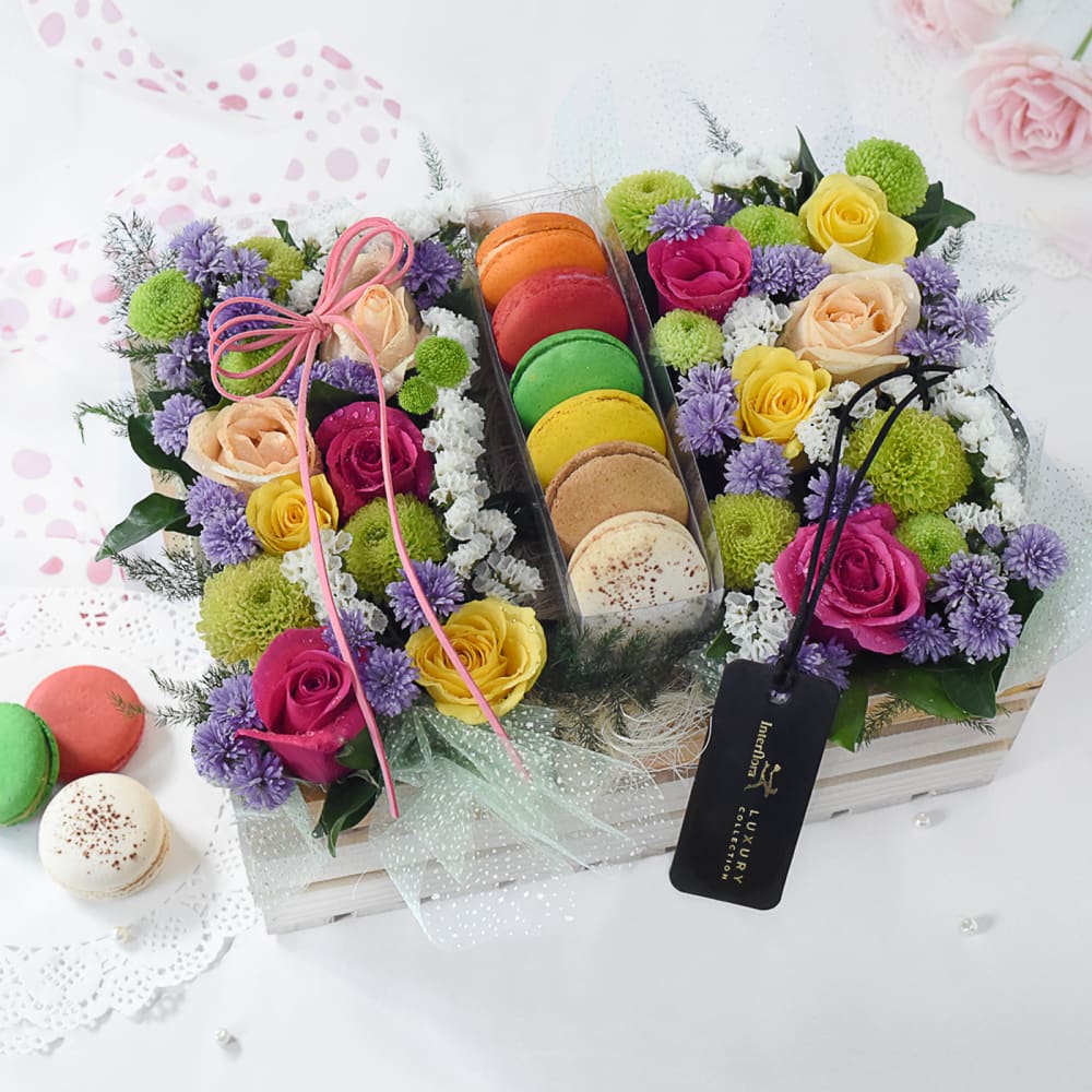 Flowers and Macaroons Hamper